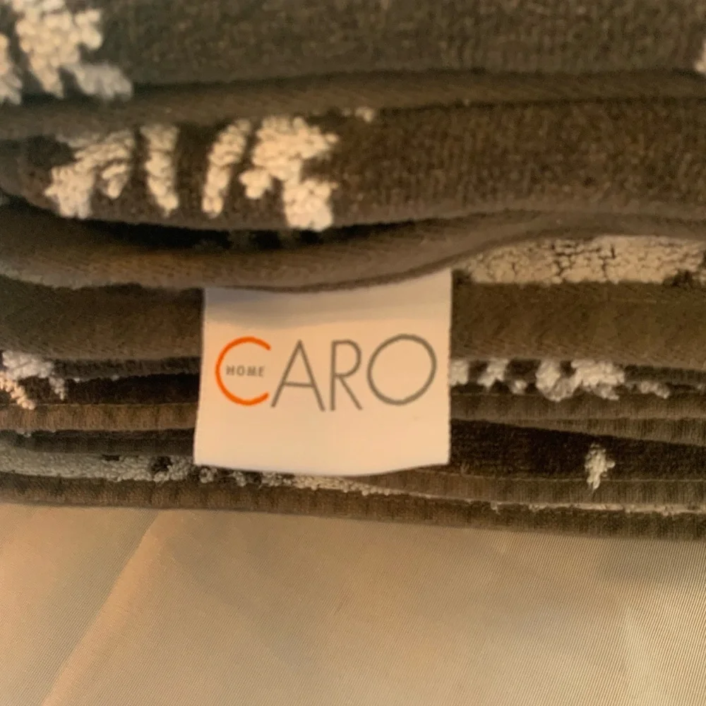 Snowflake Patterned gray and White Towels